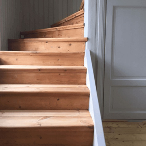 Use Selder's floor soap to soap wooden stairs.