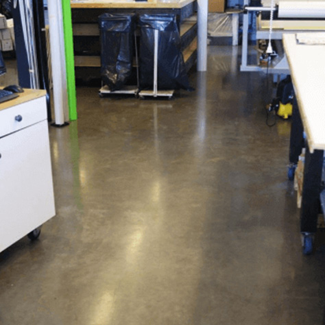 Get a long-lasting result by treating concrete floors with stone oil from Selder.
