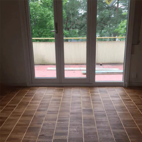 Linseed oil wooden floors for a caring effect.